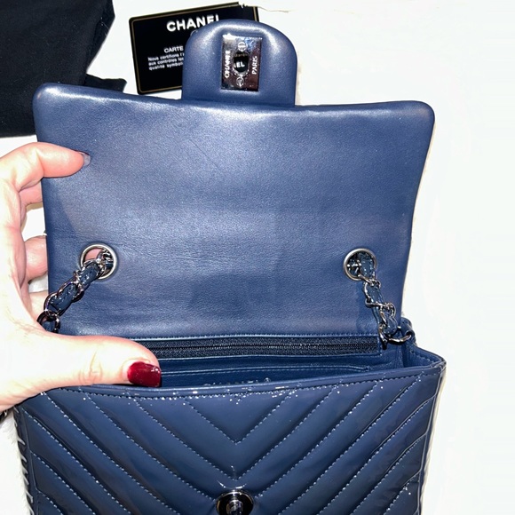 Chanel mini flap Chevron Patent Navy - Picture 3 of 16